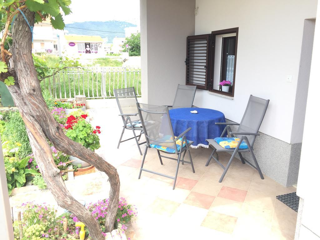 Apartments Silvi Podstrana Luaran gambar