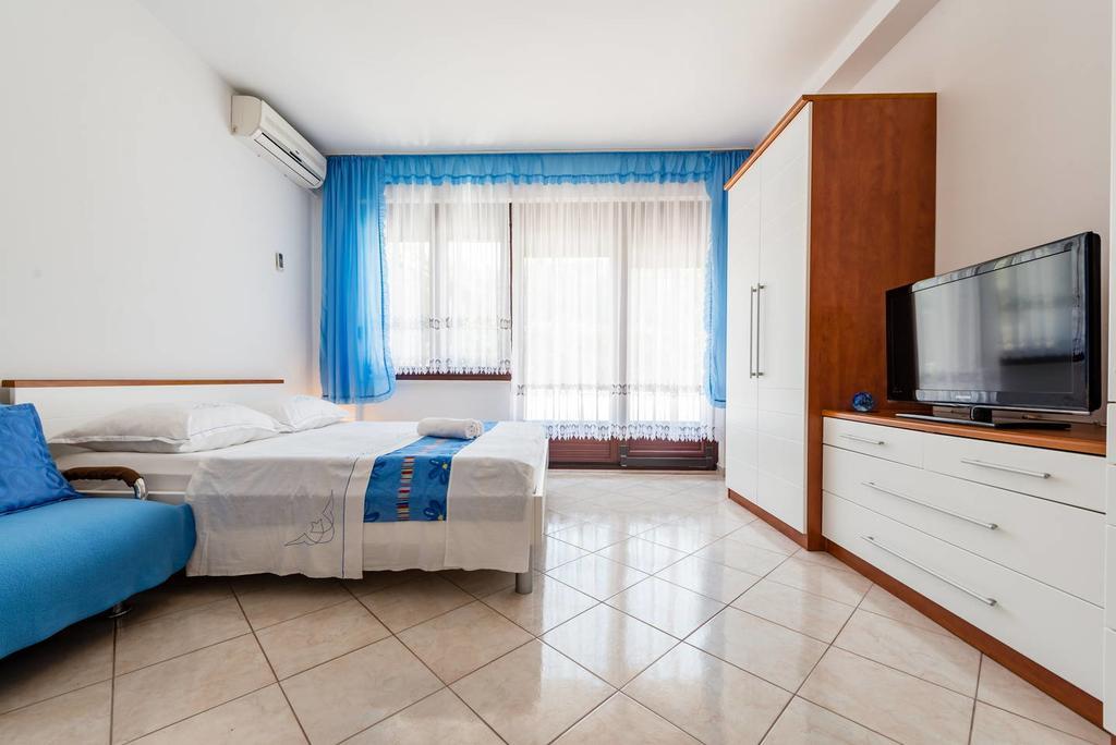 Apartments Silvi Podstrana Luaran gambar